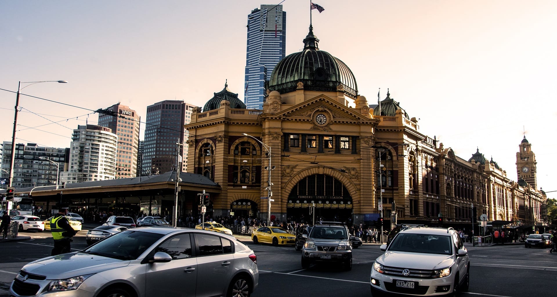 gryphon-garage-doors-now-operating-in-melbourne-image