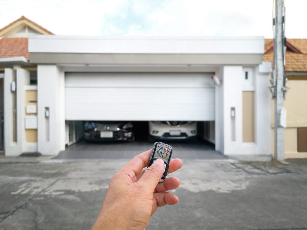 automatic-vs-manual-garage-doors-image