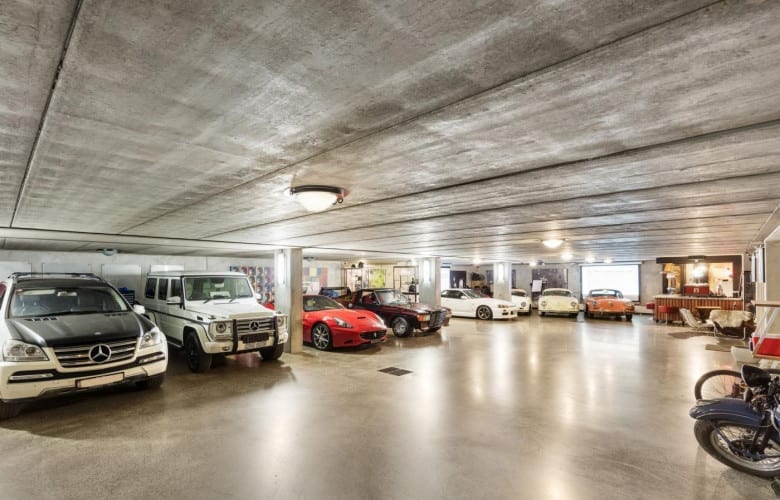 car-collectors-garage-image