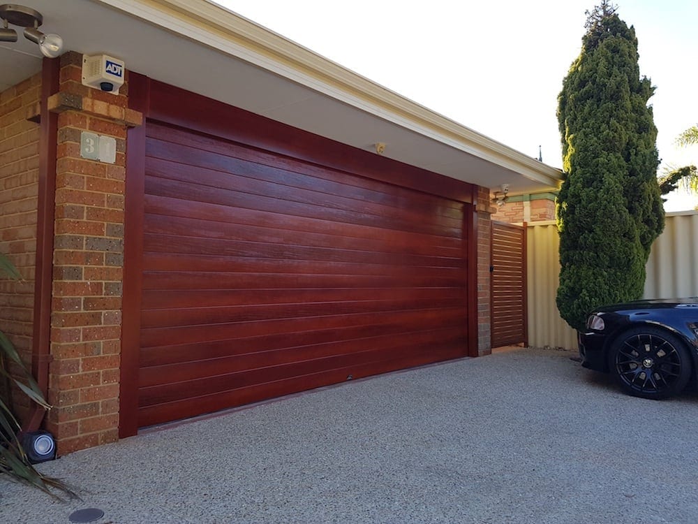 detached-attached-garage-image