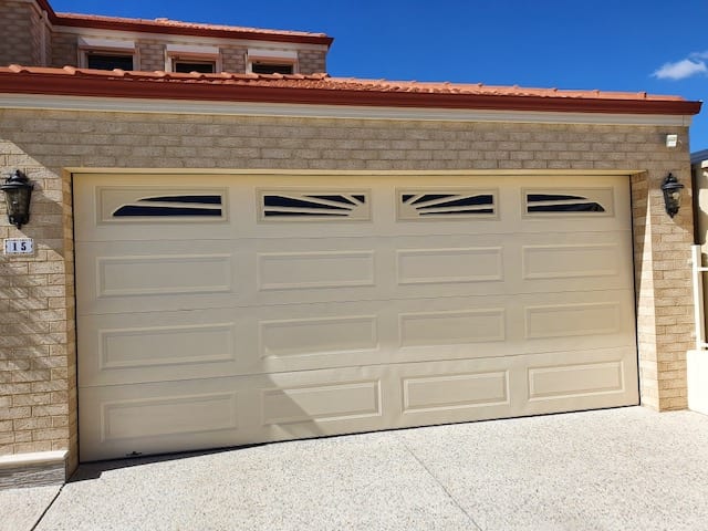 Sectional garage door Gryphon