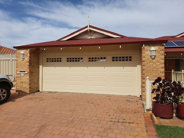 Sectional garage door Gryphon