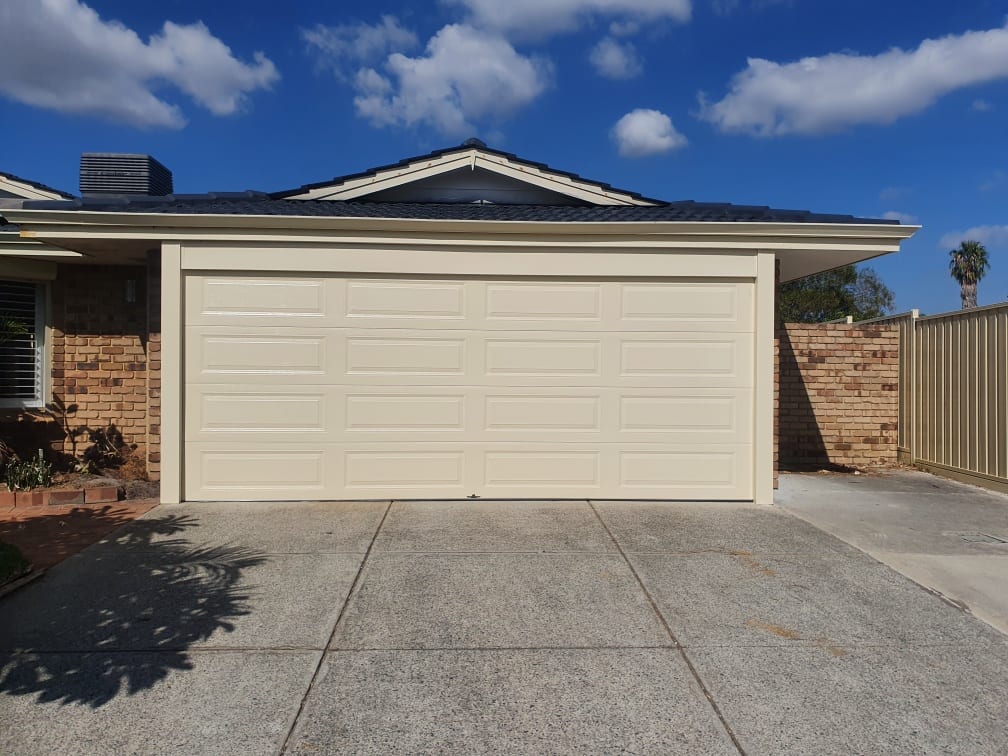 Sectional garage door Gryphon