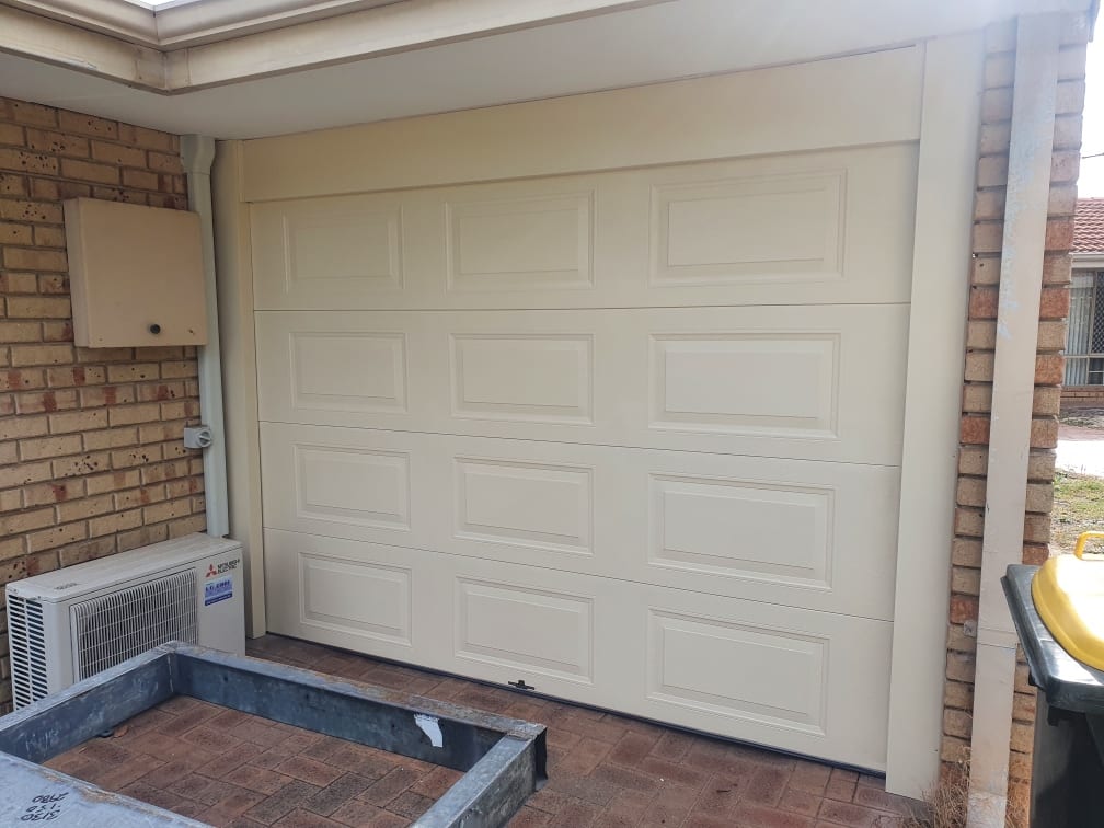 Sectional garage door Gryphon