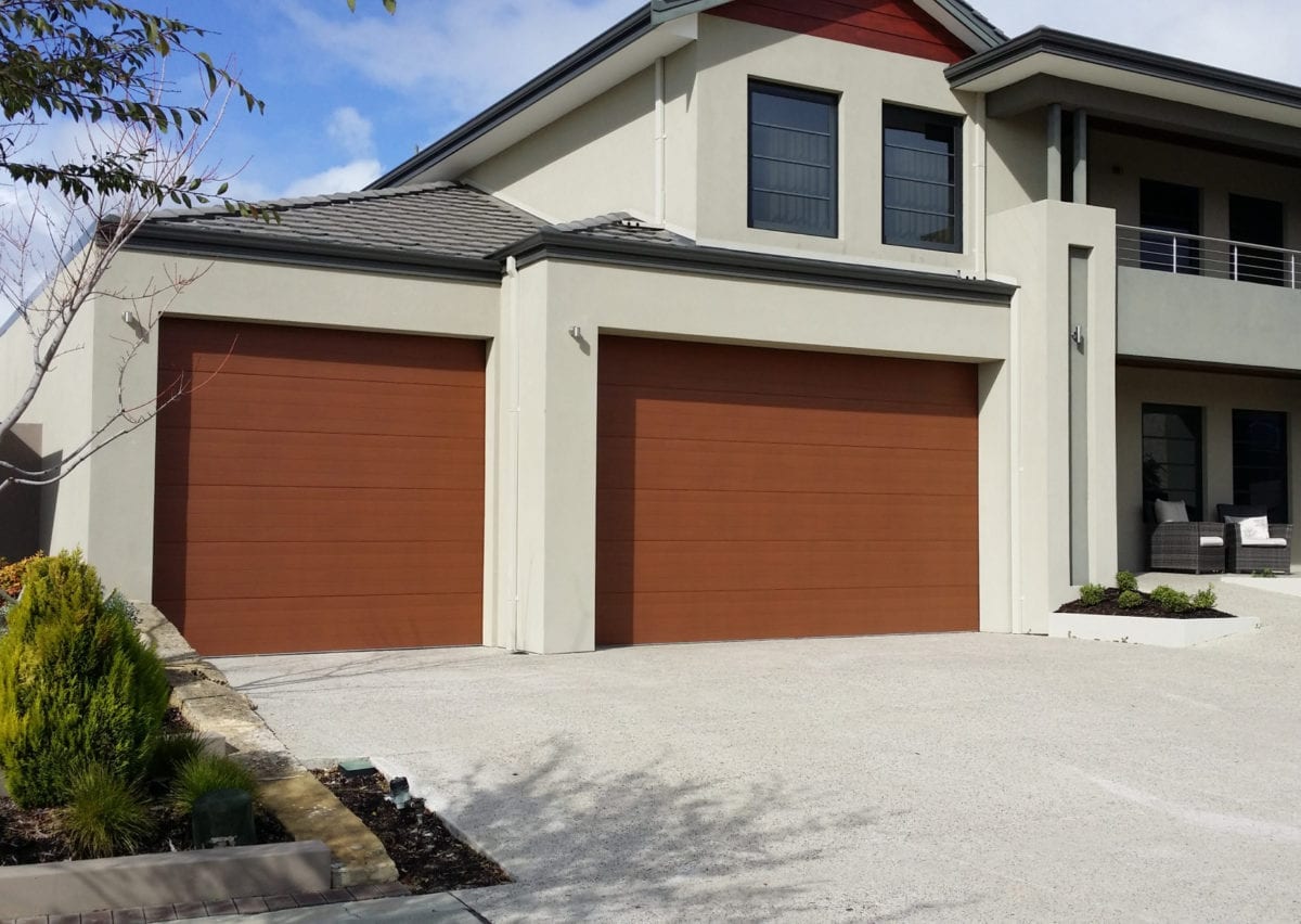 wood-look-garage-doors