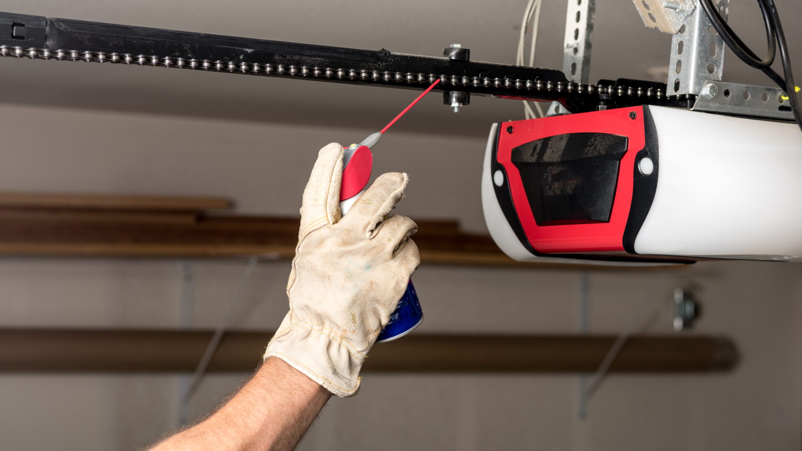 11-garage-door-maintenance-tips-image
