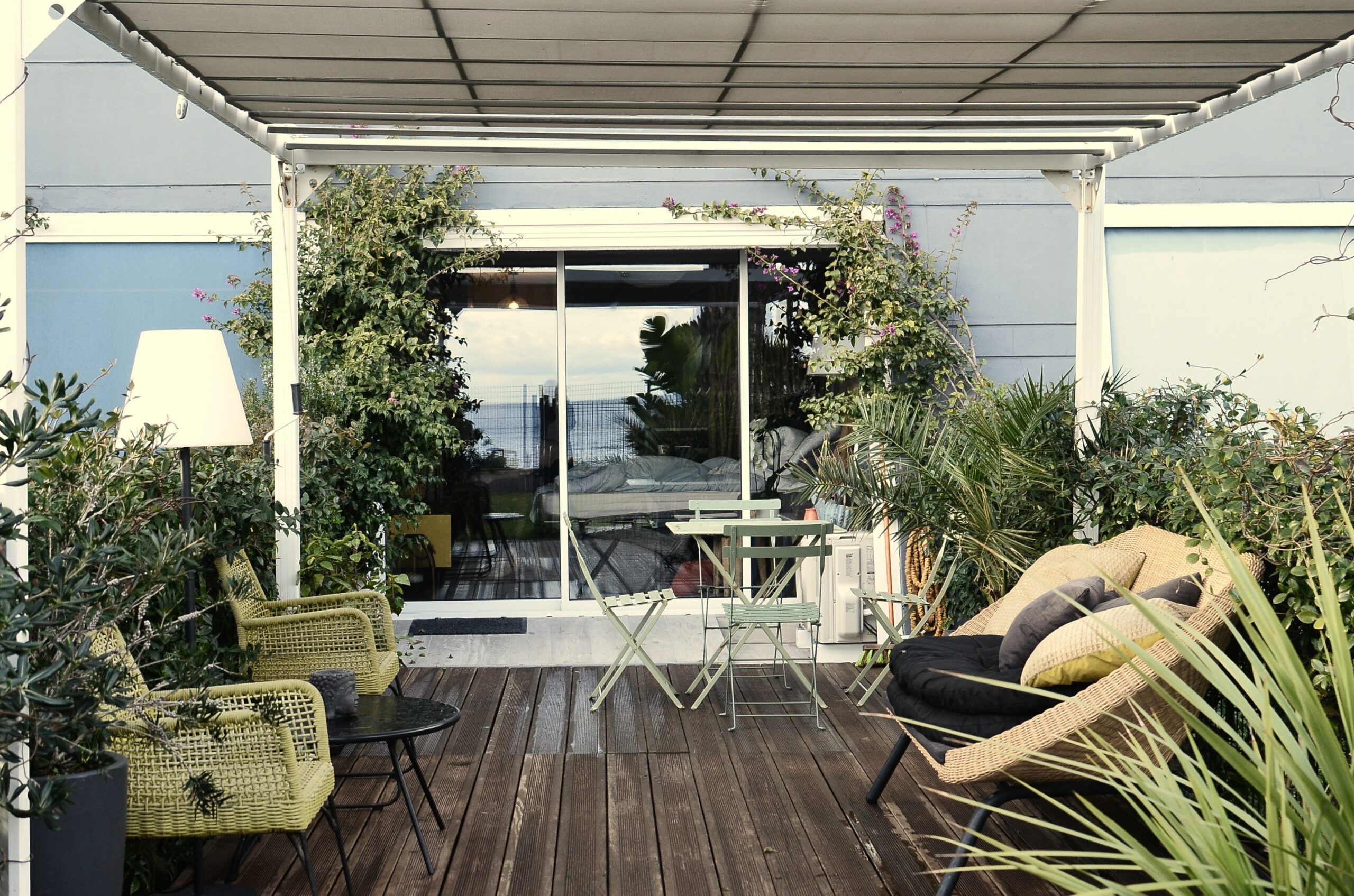 choose-outdoor-blinds-for-your-space-image